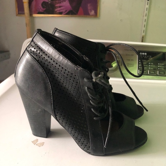 Heels - Picture 3 of 6